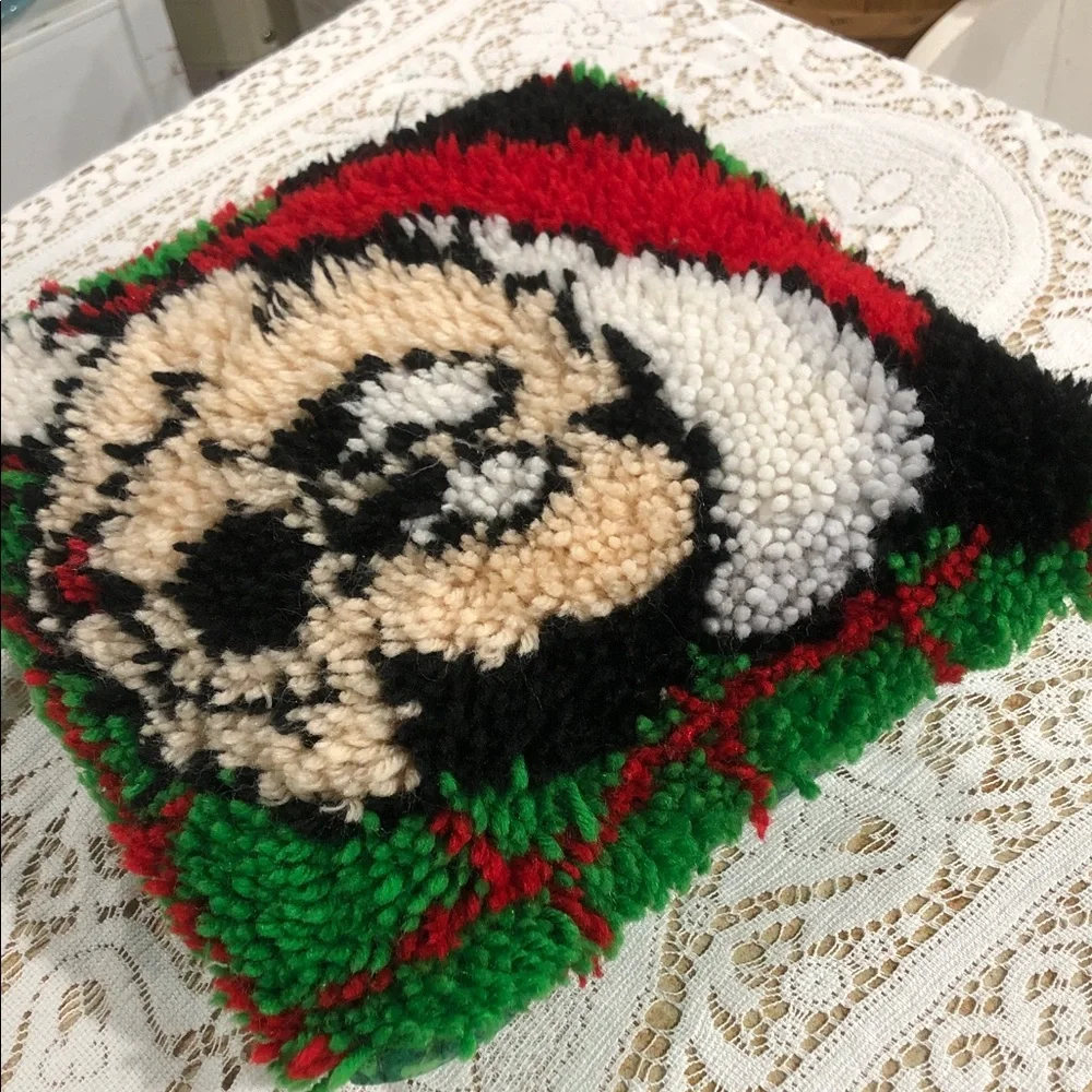 🖤Vintage Festive Red and Green Pillow Micky Mouse 12” x 12” 🎄